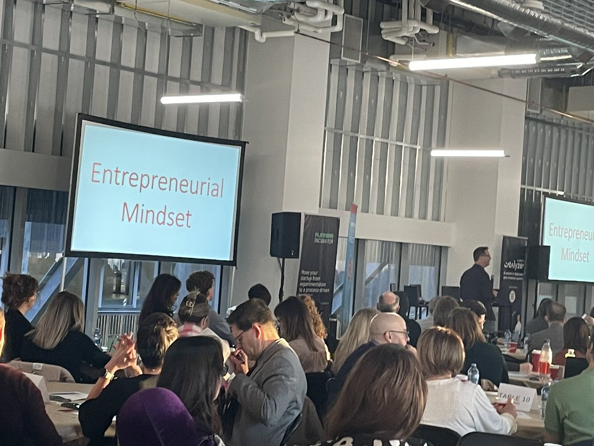 gcherkowski's tweet photo. Full house today at @PlatformCalgary talking about learning and innovating #LearningCity2022 @WeAreHeadwater @CalgaryAcademy @mountroyal4u @sait https://t.co/9KdKBddNih