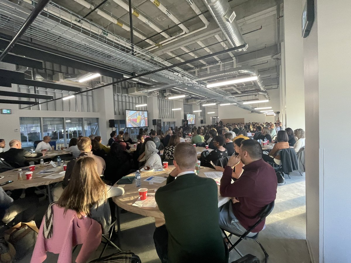 gcherkowski's tweet photo. Full house today at @PlatformCalgary talking about learning and innovating #LearningCity2022 @WeAreHeadwater @CalgaryAcademy @mountroyal4u @sait https://t.co/9KdKBddNih