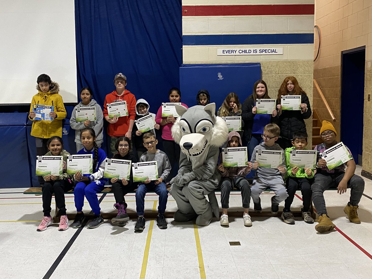 TaraMcFarling1's tweet photo. Recognizing our Wolves for outstanding teamwork this month @Woodman_Wolves @GEDSB #wolfpride https://t.co/wx6jpqD46A
