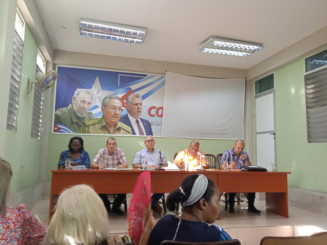 Con el acompañamiento de nuestro primer secretario del pcc prov, #LuisTorresIribar se chequea en marianao los aseguramientos para llegar victoriosos a las urnas #YoVotoEl27 #VoluntadDeElegir #FidelPorSiempre