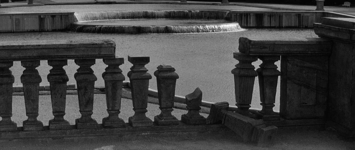 Geçen Yıl Marienbad (1961) – Alain Resnais

#alainresnais #marienbad #LannéedernièreàMarienbad #LastYearatMarienbad #apart #trapa #estetikmodernizm #aestheticmodernism #nouvellevague