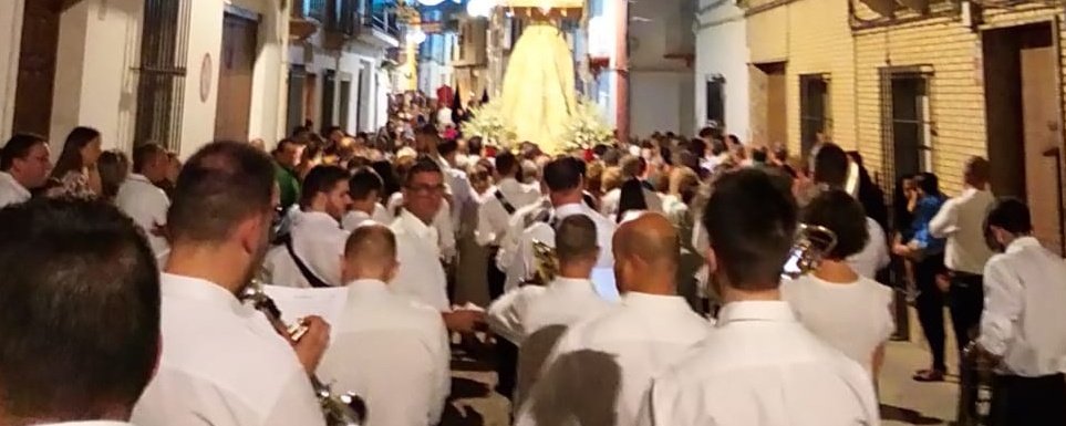 La última de muchas... Esta fue la última procesión de este maravilloso año 2022. ¿Hay ganas de volver a las calles?🎶💙

#glorias #semanasanta #laroda #sevilla #bmlaroda