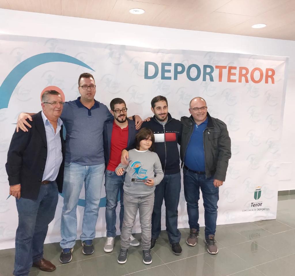 Enhorabuena a nuestro querido <a href="/marrero_javi/"> ☕ Javi Marrero 🍷 </a> por su  premio en La Gala del Deporte de <a href="/AytoTeror/">Teror</a> <a href="/AguasdeTeror/">Aguas de Teror</a>