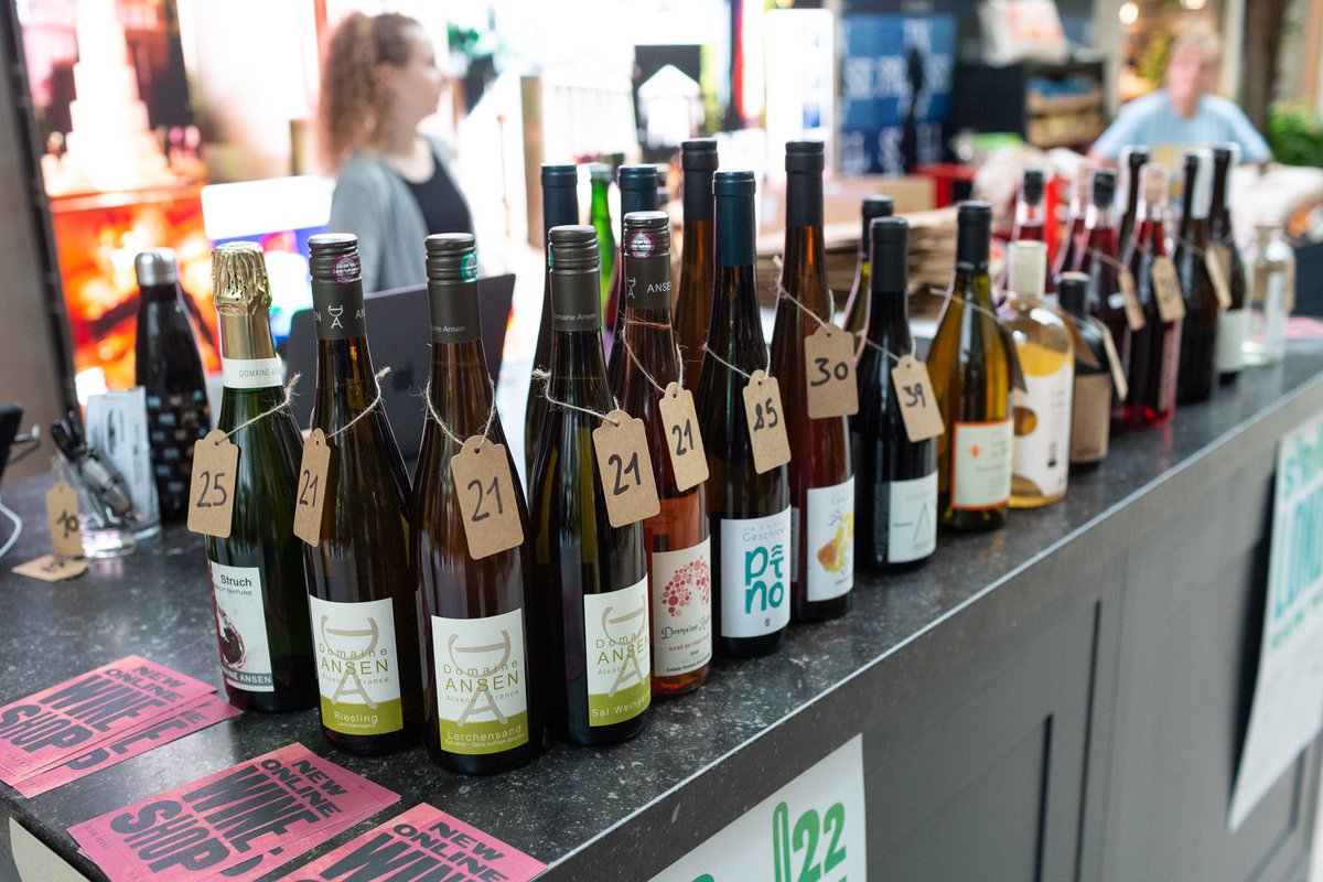 rawwine's tweet photo. UK Black Friday sale 😍🍷 Get 20% off all bottles on the online shop now until midnight Monday with the code HAPPY20 at checkout! We stock a large selection of low intervention organic, biodynamic + natural wines from all over the world. Shop now https://t.co/DvGJoAvXgG https://t.co/gb5lfcYEeZ