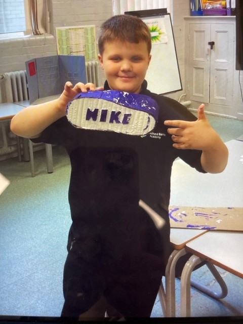 AcademyBarnes's tweet photo. Wow! Look at this brilliant Nike trainer made from a cardboard box, crafted by our learner, Bryn! It looks fantastic! #Believe #Achieve #RBA22 #ThisisAP #TDETtransformation https://t.co/dcSuc5q2u6