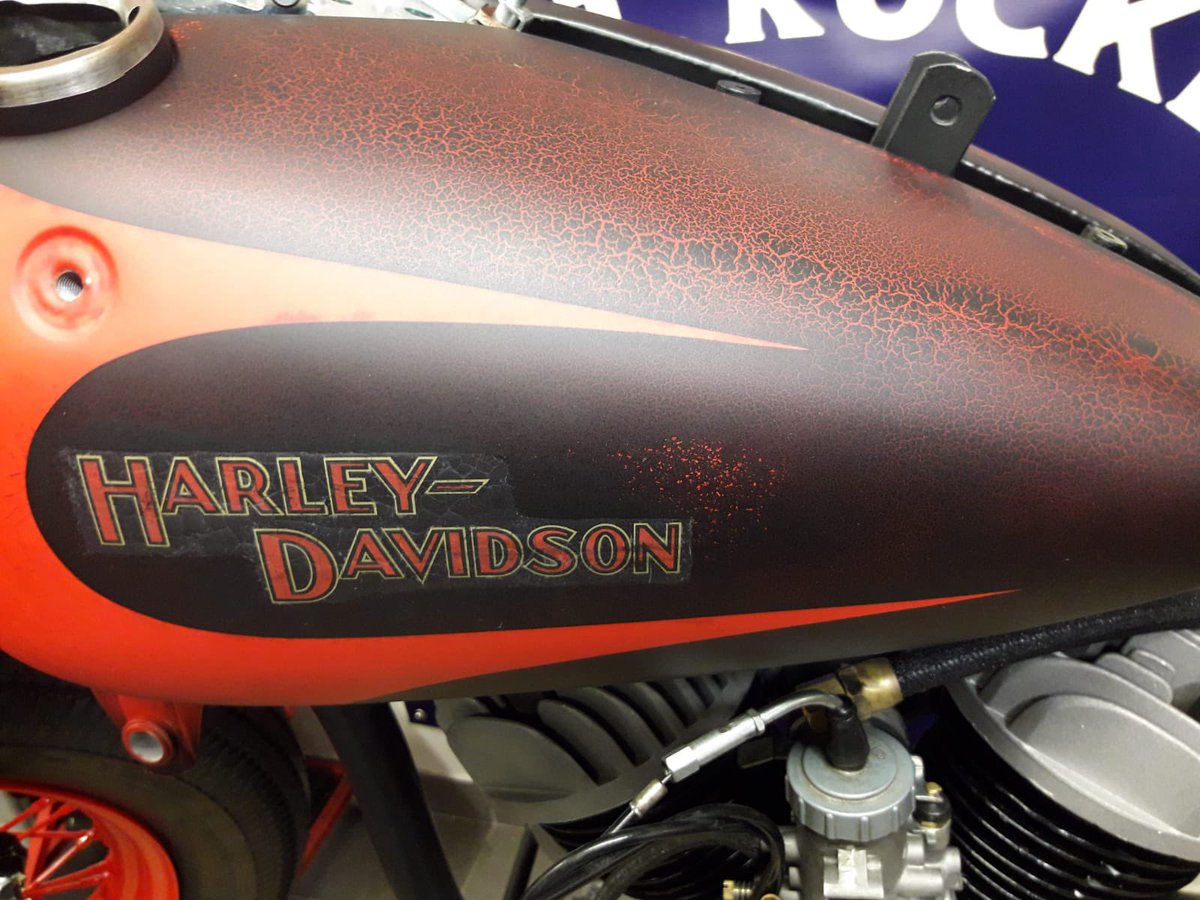 Airbrushbenes's tweet photo. Harley-Davidson-Dědek
Udělat patinu, na plech je moje radost. Udělat patinu na originál vodotisk https://t.co/XFTeEEyF5j docela starost. Ba stoji balík...😅 https://t.co/SlzUPbYJNv