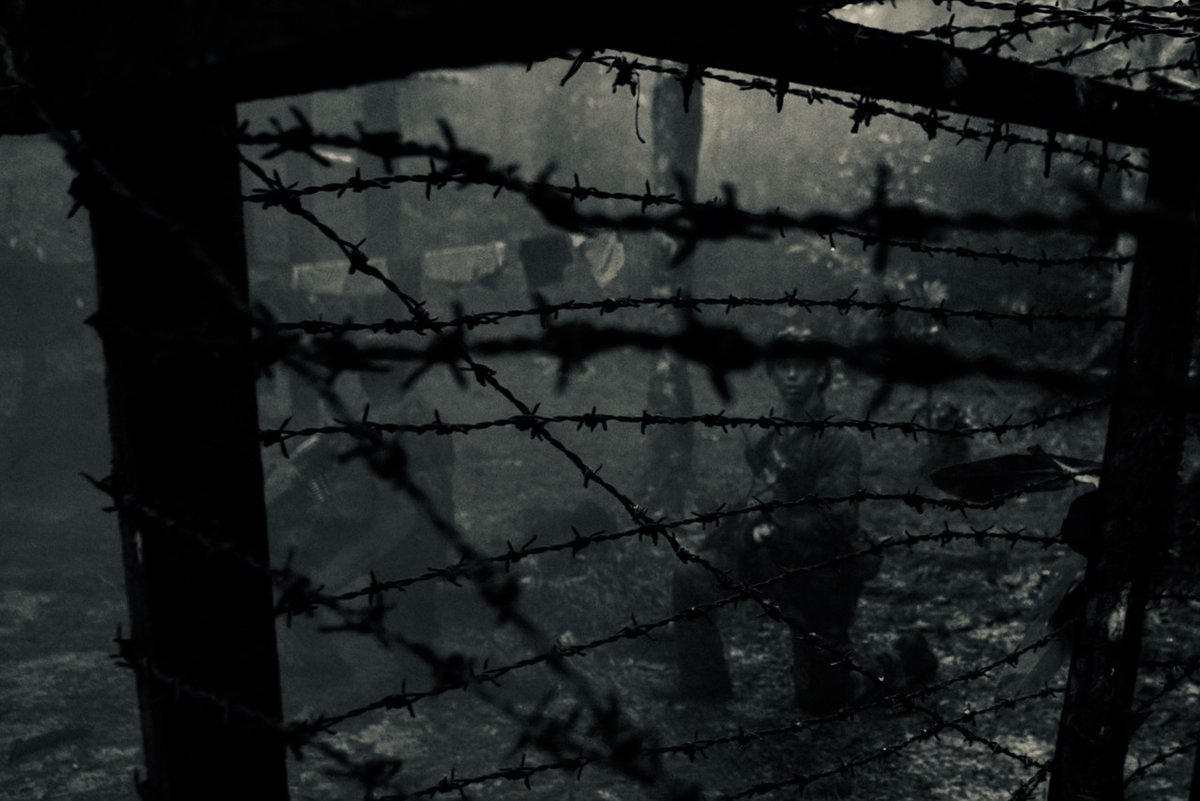 Belgian_Army's tweet image. 4 semaines en jungle tropicale avec au quotidien leur maisons sur le dos 24/24, des T° frôlant les 36° et orages tropicaux presque quotidiens, rien de mieux  pour mettre à mal les organismes des stagiaires actuellement en Trg au #CEFE en #Guyane @Chefdecorps3REI @LegionEtrangere