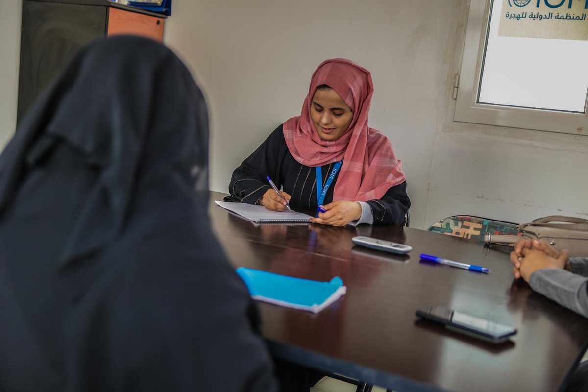 “Since I came to Ma’rib, I have not been able to work or leave the house.” Ahlam, a displaced mother and a previous teacher. Read how she joined IOM’s women’s community in Al Jufainah and revived her passion for leadership. 🙏 @eu_echo #16DaysofActivism tinyurl.com/4jhbt4er