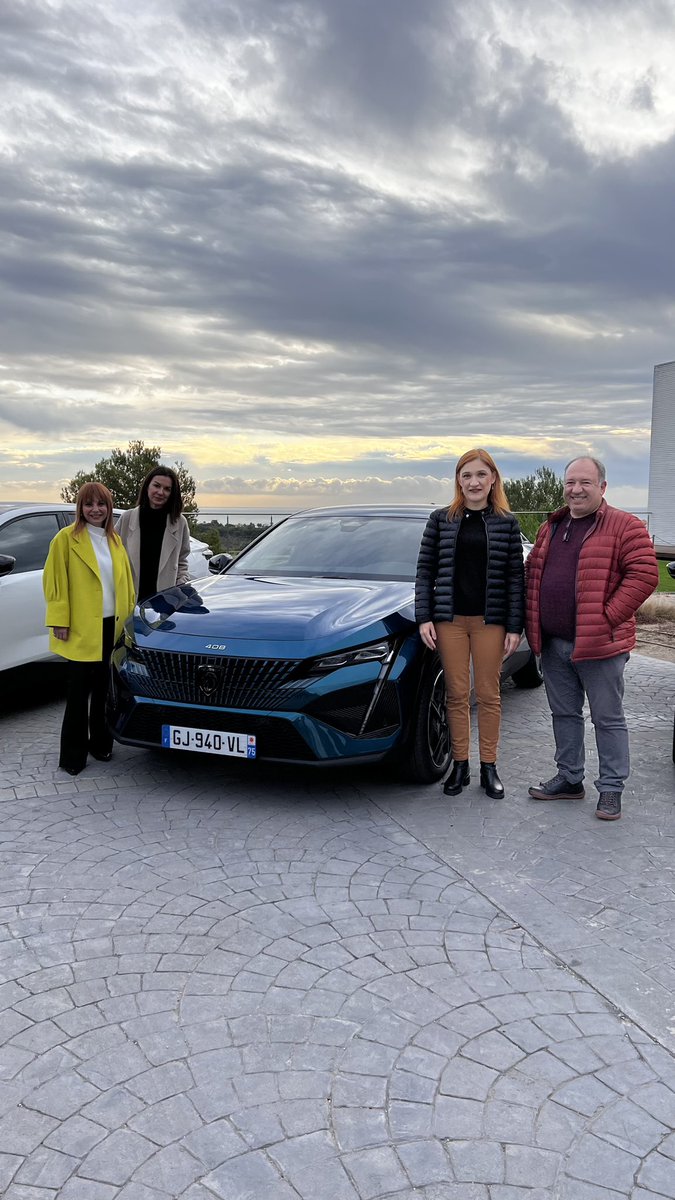 hbolkan's tweet photo. Peugeot Türkiye yöneticileriyle yeni 408’i tahlil ediyoruz :-) Sürüş izlenimi videosu yakında AutoClub YouTube kanalında! @turgutyuksekdag @otomobiladamlar @AutoClubTR @peugeot @PeugeotTurkiye #new408 https://t.co/JJwuWjwoUg