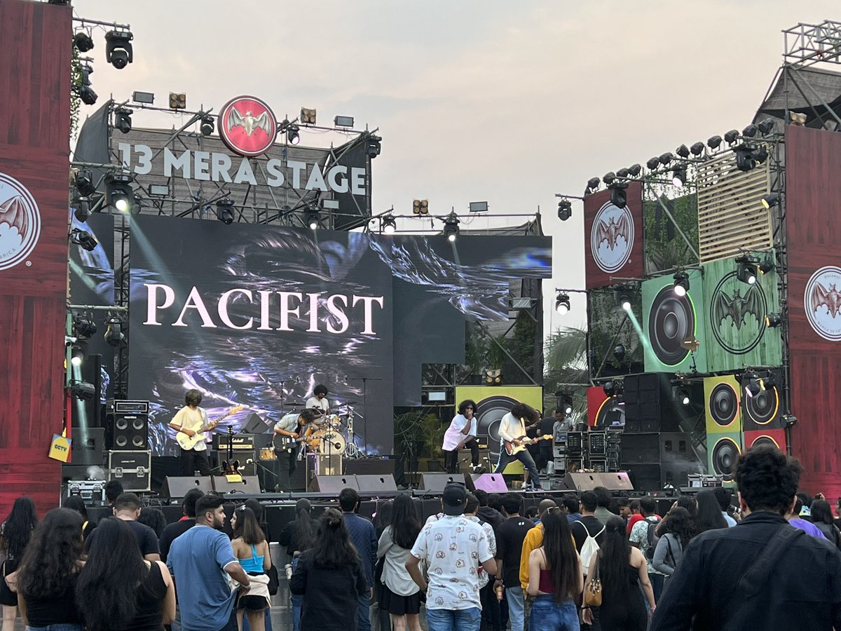 karanghz's tweet photo. Just in time for Pacifist’s set #nh7 https://t.co/6AcxvVKMDJ