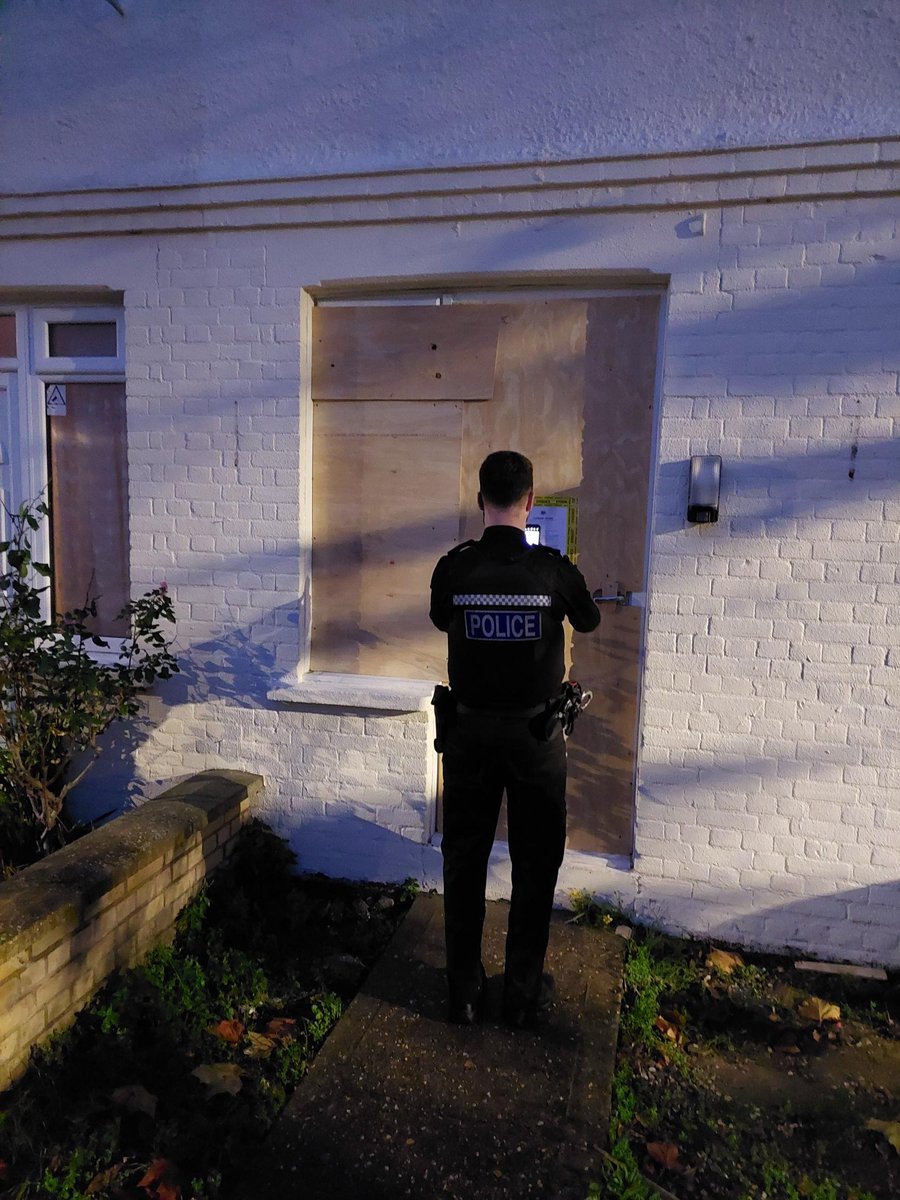 We recognise that persistent #antisocialbehaviour has a damaging impact on the #healthandwellbeing of residents which is why, working with <a href="/SuffolkPolice/">Suffolk Police</a> and <a href="/Havebury/">Havebury Housing</a> we've got a court order banning a tenant from their #BuryStEdmunds home. 
Read more at westsuffolk.gov.uk/news/pr221125w…