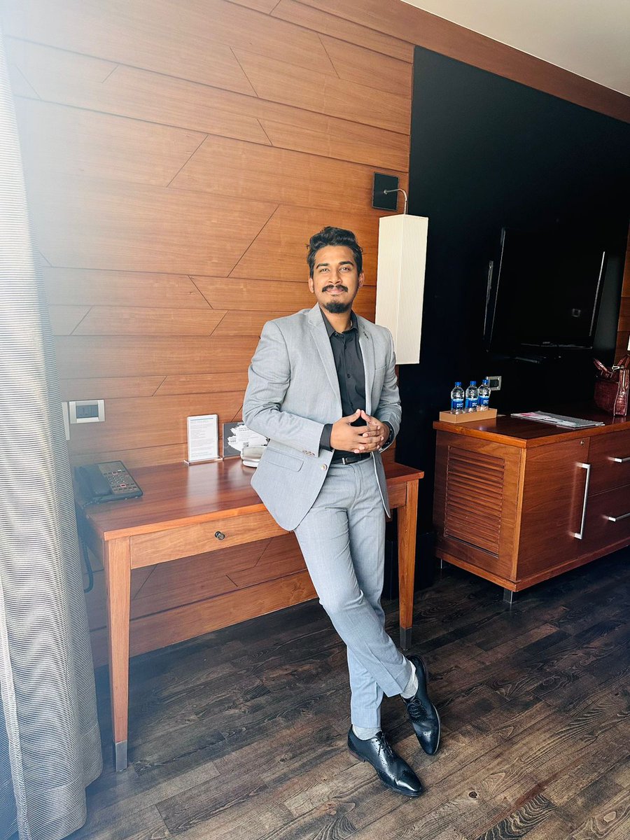 Vipin_Chouhan_'s tweet photo. Elegance is not standing out, but being remembered. 

#weevents #euntrepreneur #suitup #bosslife #perception #eventplanner #eventmanagement #alwaysgrowing #staymotivated #ootd #businesstrip #delhidairies #delhi https://t.co/xnL01I2Bh2