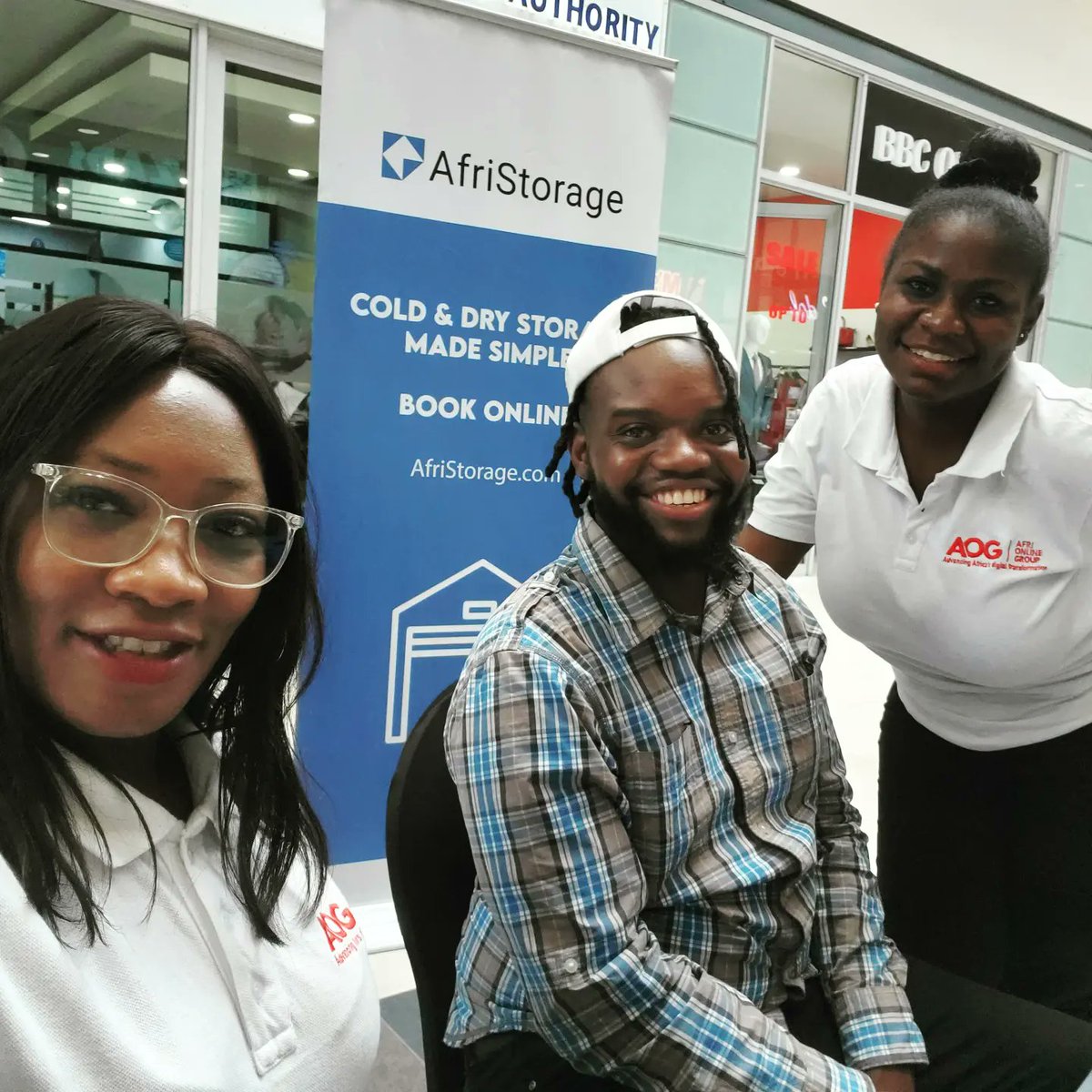 daniDeeRock's tweet photo. With team @AfriDelivery and @AfriSupermarket invading East Park Mall with other @FNBZambia Alliance Partners. https://t.co/hLqFps2QdY