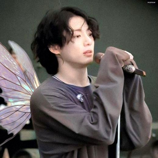 i told you he is an angel ♡