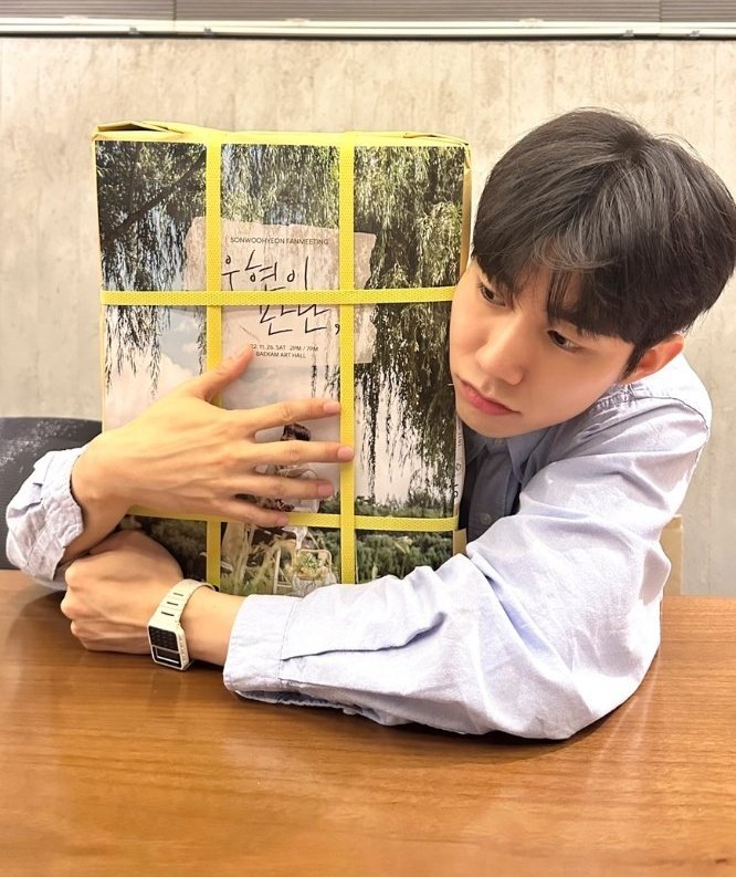 season3johnbur's tweet photo. 요정인줄 https://t.co/VtHxru44HE