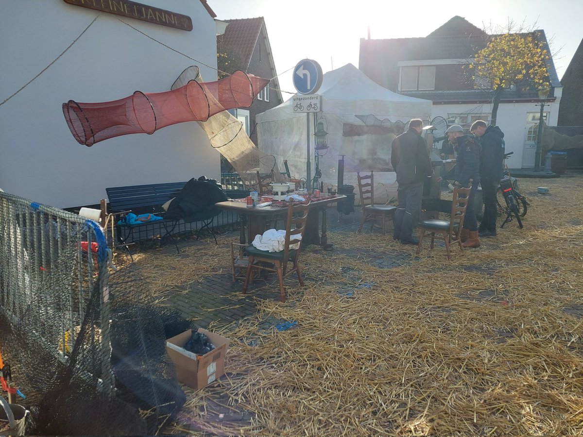 robbesand's tweet photo. Druk bezig opbouw van de box. Voor @UrkWintersferen https://t.co/pRgbnpRc3o