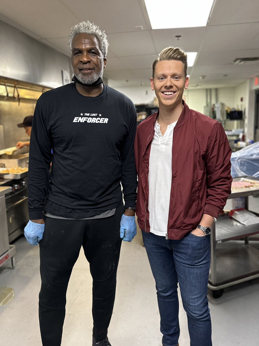 Great being with NBA legend Charles Oakley this morning! He is back in his hometown of Cleveland cooking 400 meals for the homeless today. @CharlesOakley34