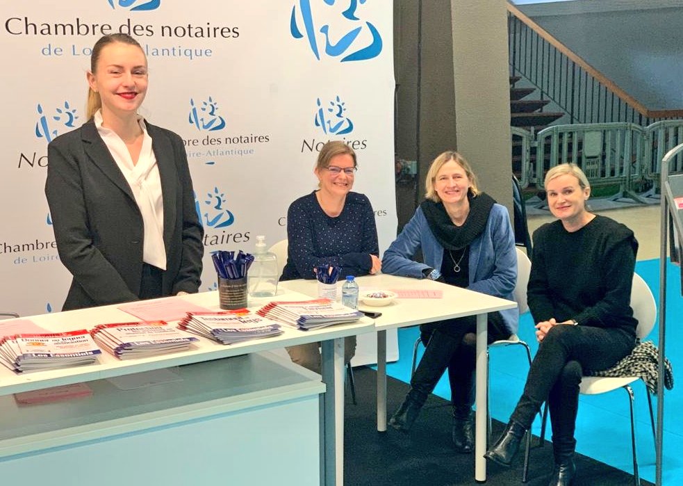 Notaires de Loire-Atlantique (@notaires44) on Twitter photo Une question ❓️
➡️Direction le #ForumDesSéniors à #LaBeaujoire où les #Notaires de #LoireAtlantique vous conseillent jusqu'à demain <a href="/FDSAtlantique/">FDSatlantique</a> Une question ❓️
➡️Direction le #ForumDesSéniors à #LaBeaujoire où les #Notaires de #LoireAtlantique vous conseillent jusqu'à demain <a href="/FDSAtlantique/">FDSatlantique</a>