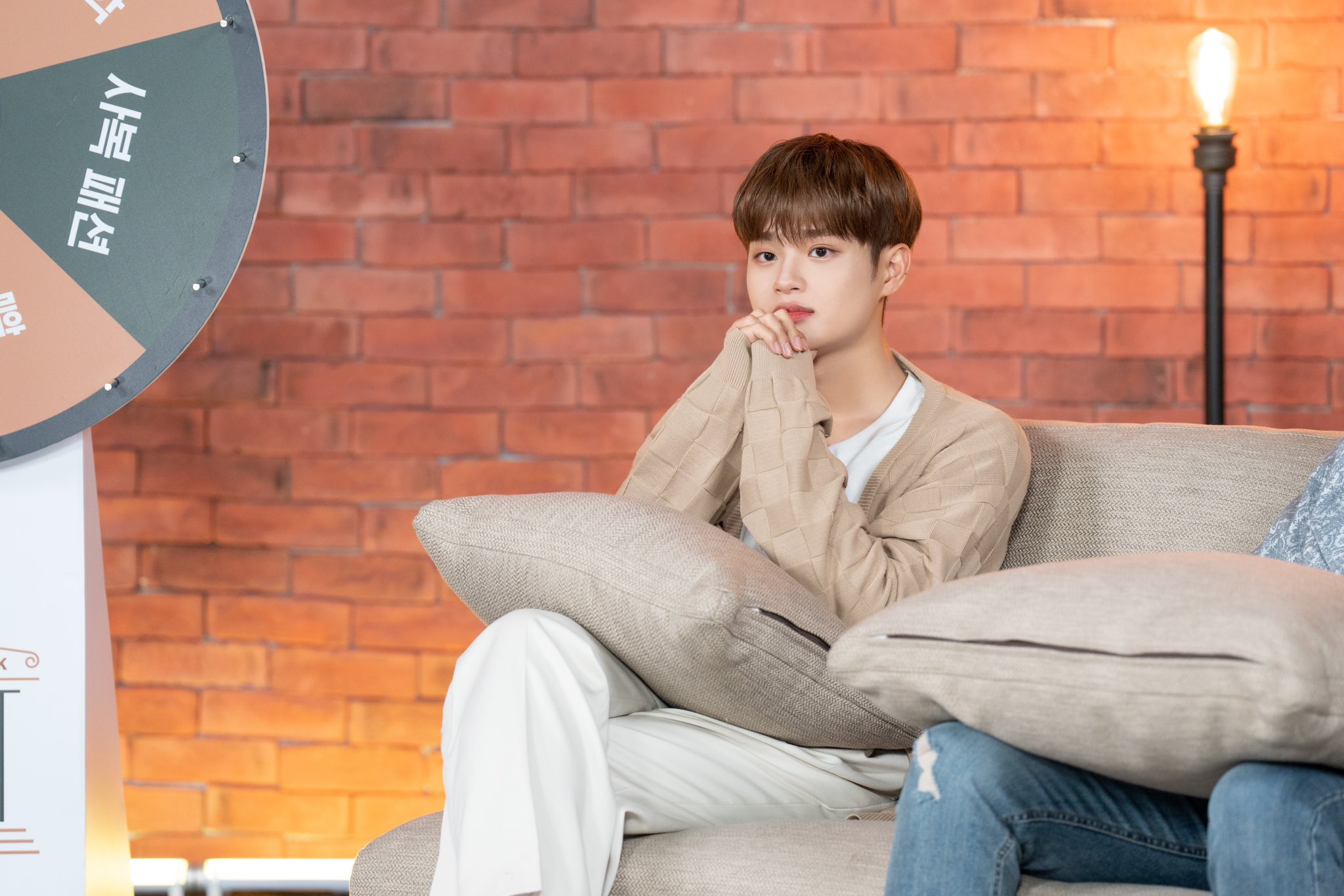 ab6ix-international-on-twitter-221125-tmt-ab6ix-behind-3-ab6ix