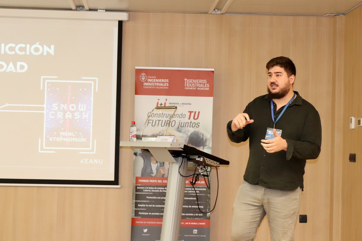 IndustrialesCV's tweet photo. 💡La mañana de ayer tenía lugar en la #ETSII de la @UPV una charla de alto impacto para los estudiantes de Ingeniería Industrial sobre #Metaverso.

#Metaverso #Ciclo #Encuentros #IngenieríaIndustrial #EstudiantesAsociados #IICV https://t.co/67dtxLYp1l