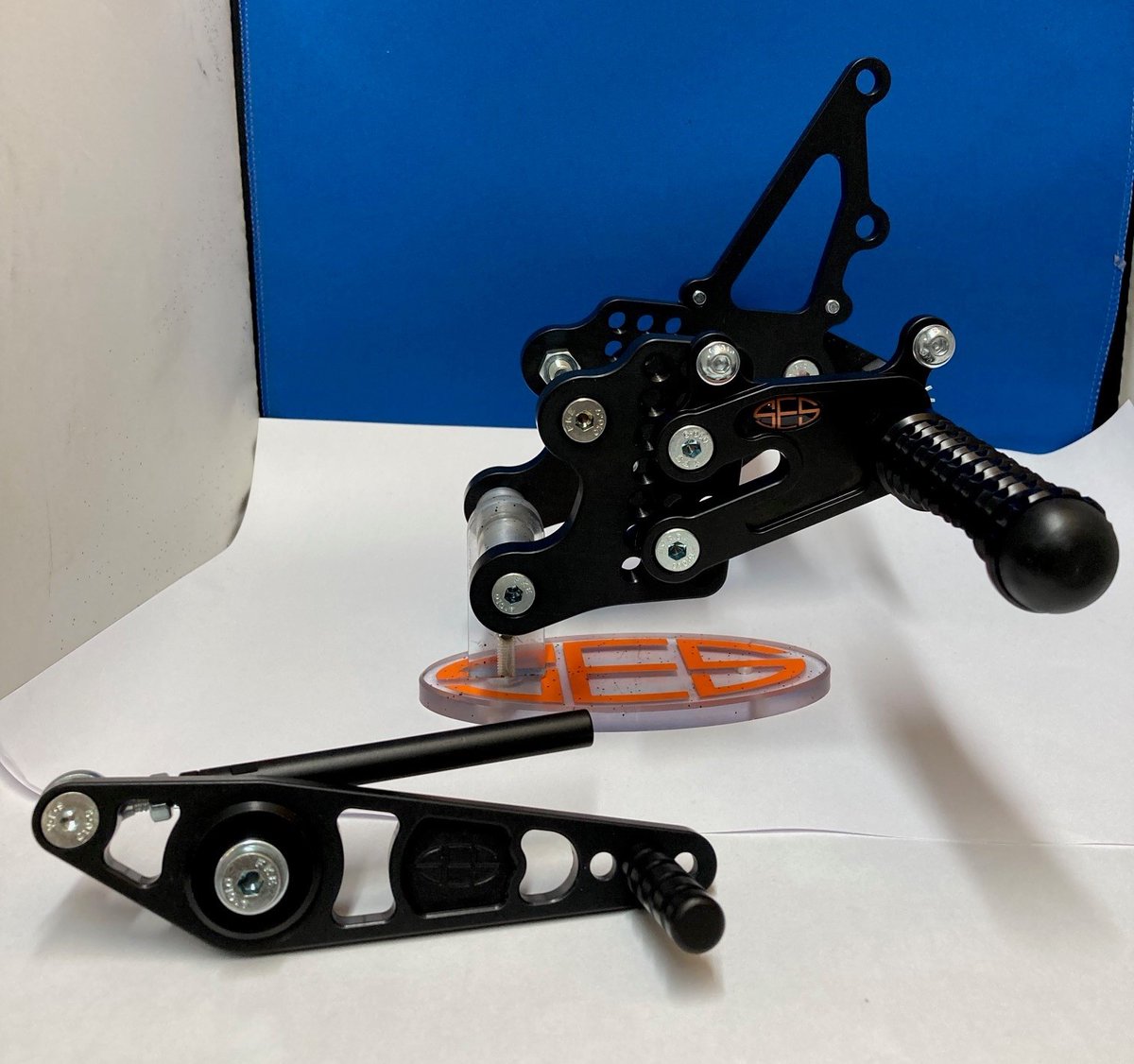 SESRaceProducts's tweet photo. New Product Alert!! Yamaha R7 adjustable Rearsets (race shift only) now available at SES. Call us on 01953 451070 or visit https://t.co/9LbHhDMV1P to grab your set now. #Yamaha #R7 #Racing #motorbikes #YZFR7 https://t.co/aTNU6hMx0Z