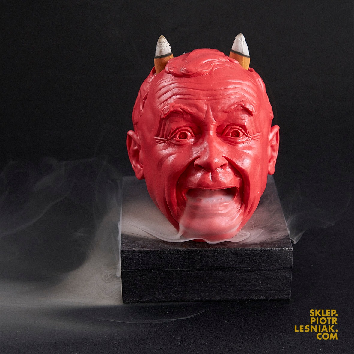 PiotrLesniak's tweet photo. My new sculpture - the portrait of J. Kaczynski as a backflow incense burner. Available at: https://t.co/AsWZ1prH5o
#incenseburner #kadzidlozapachowe #kadzidlo #diabel #piekło #kaczynski #do #piekla #rzezba #piotrlesniak #lesniakp #lesniak #prezent #portrait #sculpture #art https://t.co/0tVhxwo8mA