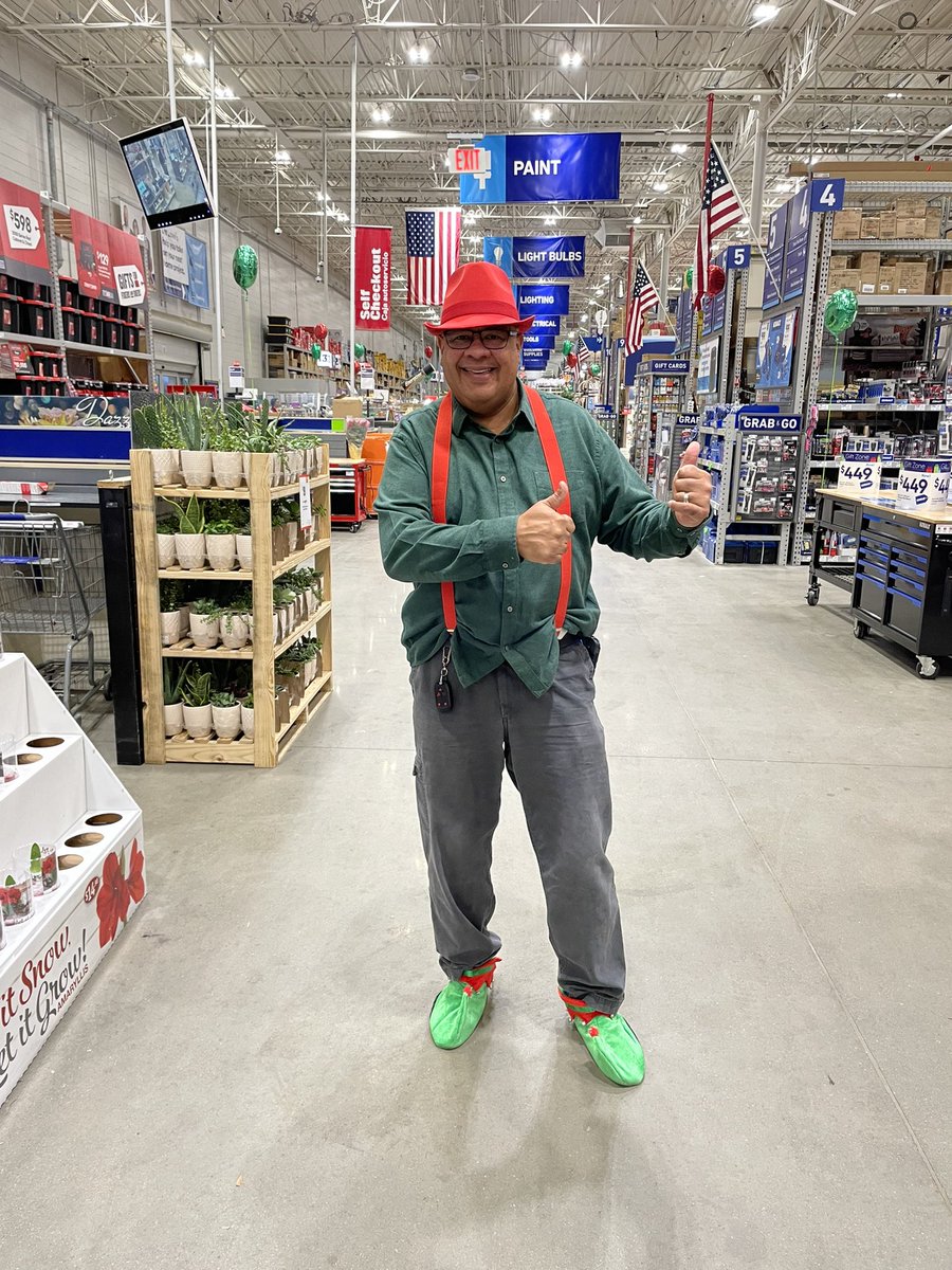1593 SM Dave is ready for the holiday!!#R1RocksBF
