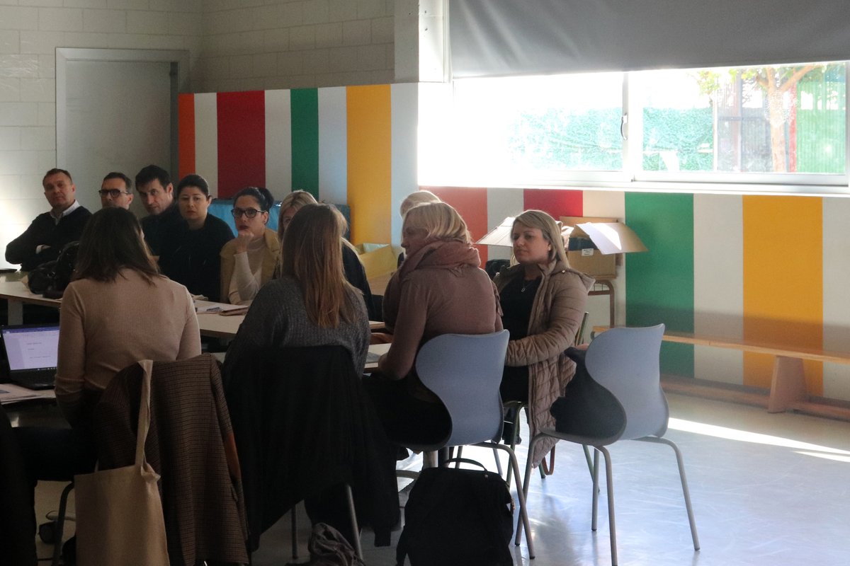 ViCOROB's tweet photo. Final Transnational Meeting of the #TalentMaker project!
@UdiGitalEdu and Escola el Pla promote the project with support from the @EUErasmusPlus. The aim is to decrease the inequality caused by confinement in schools of maximum complexity.
https://t.co/0ujpWLDLwz
#education https://t.co/VsoHmGxzdW