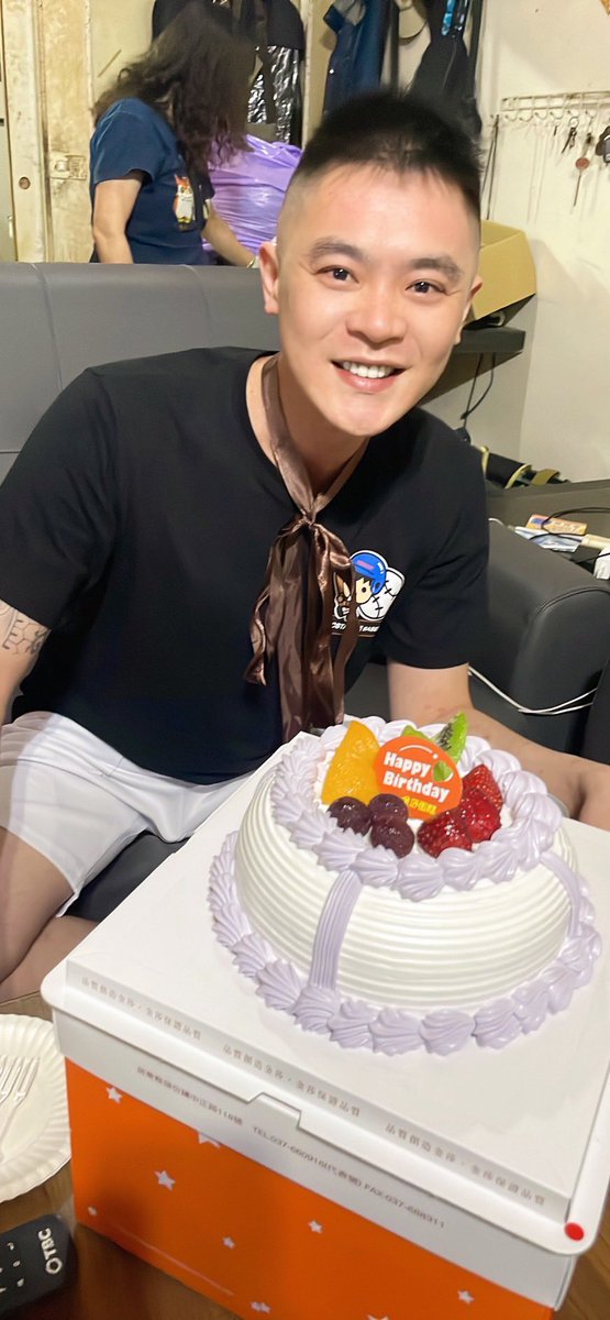 事事順心、健康如意、生龍活虎
希望事業、感情、家庭、生活
可以更上一層樓！加油