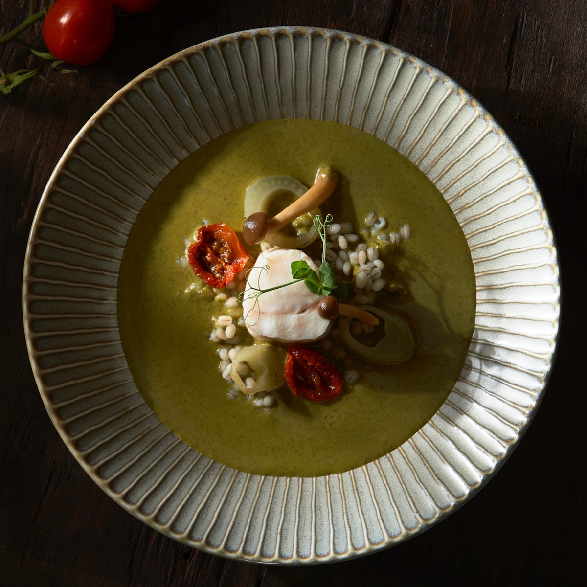 arno_veenhof's tweet photo. Nu, van 👨‍🍳 Florian, eendenleverterrine mi-cuit met pistache, physalis en Colombokruiden | zeeduivel met groene curry, parelgort, venkel, zongedroogde tomaat en bundelzwam. 🎄Binnenkort online: https://t.co/LDRIzcgoCQ
📸 Dennis Brandsma 🍽 Répresentable 🖥 design Patrick Wagemaker https://t.co/J7DEpHfedz