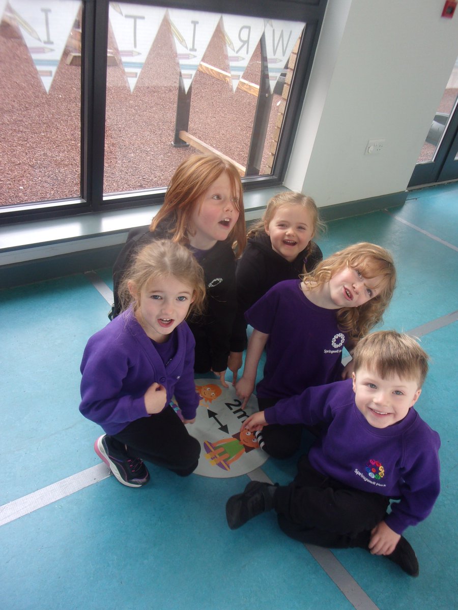 SpringwellRecep's tweet photo. We are learning all about shape in maths, we have all been on a shape hunt this week looking for different shapes in the environment @Springwellpark_ #EYFS #mathsstars #2Dshape https://t.co/HSMYMawUyC