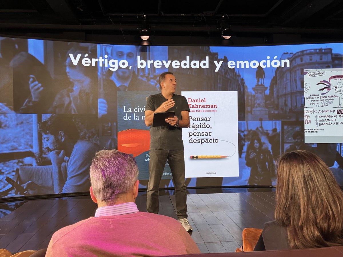 nalayita's tweet image. Muy bueno el #CMTruth de @jmcontrerasTV (desayuno hecho comida) sobre medios, política, kayfabe y la siempre efectiva estrategia de 'disarm people with kindness' @CM_Madrid 

📚Además excelente lista de lecturas: 
'La civilización de la memoria de pez'. Bruno Patino @alianza_ed