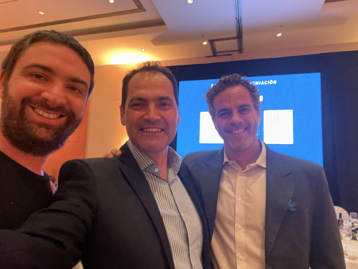 Que lindo encuentro con dos Grandes Amigos que tanto aportan a la Calidad de Vida de los ❤️Mendocinos. Más ejemplos de Ciudadanos involucrados con buenos Propósitos para Compartir. ⁦<a href="/Rafakemelmajer/">Rafa Kemelmajer</a>⁩ Nacho Gomez Portillo. ⁦gracias ⁦<a href="/AEM_Mendoza/">Asociación de Ejecutivos de Mendoza</a>⁩