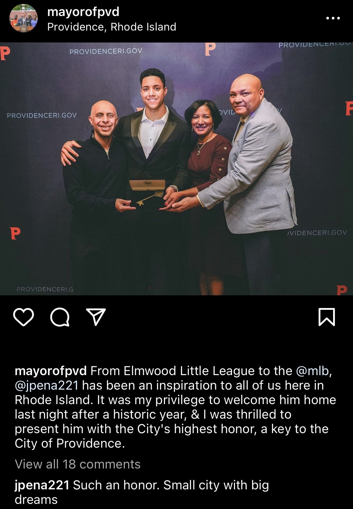 FiaQ80XXgAAMhs-?format=jpg&name=large