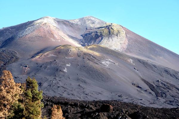 Ubicado en la isla de La Palma, provincia de Santa Cruz de Tenerife, . Es la más occidental y alejada de la península ibérica. Por sus paisajes únicos, cielos estrellados, playas paradisiacas, bosquesde laurisilva y la grandeza de sus volcanes,  es

carreteandoblog.com/turismo-en-el-…