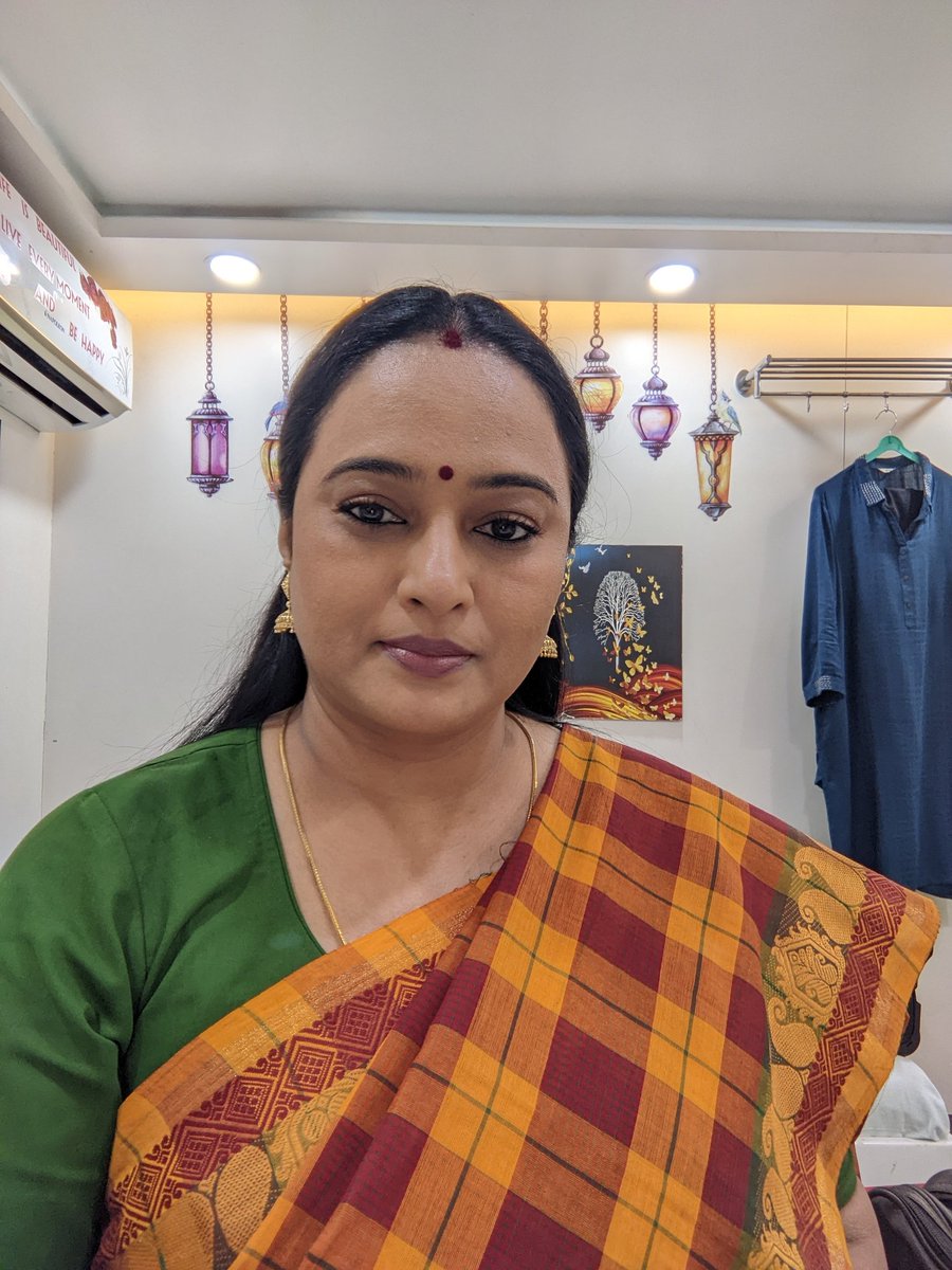AnupamaKumarONE's tweet photo. #mumbaishoot #cheeku #hindiwebseries

Back to Mumbai for a whirlwind shoot.. can't wait for you all to watch this beautiful and warm story on screen soon 😊

@mapuskar_rajesh
@Viacom18Studios
@PocketAcesHQ
@DiceMediaIndia
@JoinPrakashRaj
@gautamitads
@MukeshChhabraCC https://t.co/fie0FYoNbB