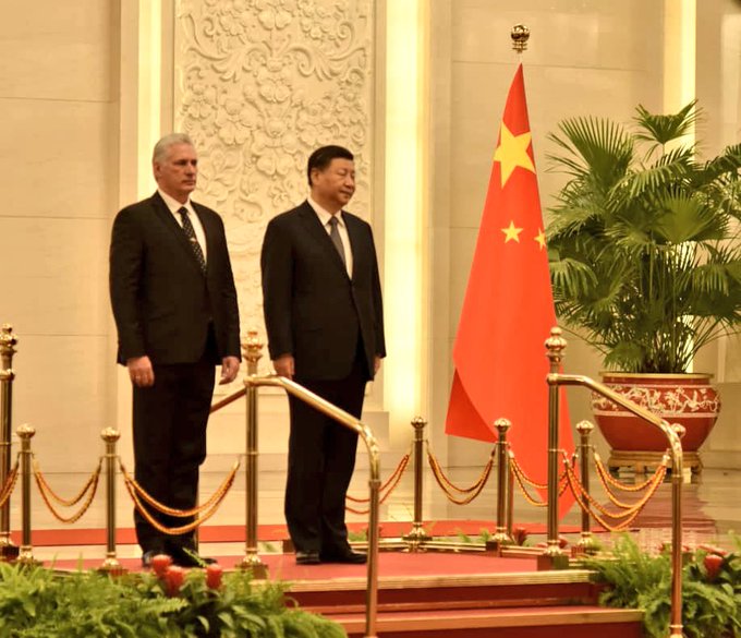 DrRobertoMOjeda's tweet photo. #Cuba y #China son referentes en  la construcción del socialismo, en la lucha por un mundo mejor que es posible y por el cual luchamos a diario. Es también parte del legado de #FidelPorSiempre, al que @DiazCanelB da continuidad con esta trascendental visita #DiazCanelEnBeijing https://t.co/EGZF2flsZL