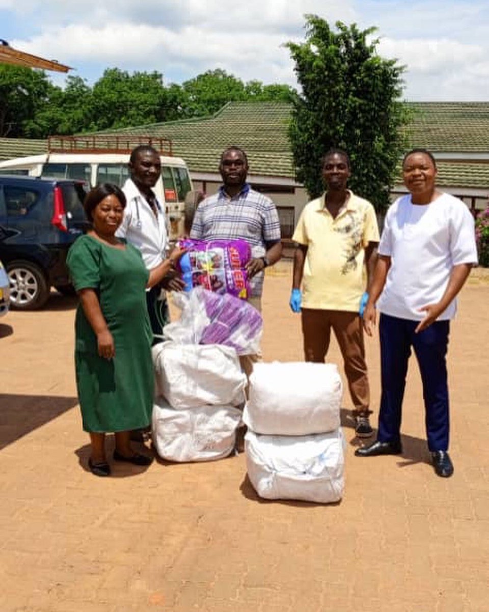 MusicMalaria's tweet photo. 100 MOSQUITO NETS DONATED TO NKHATA BAY DISTRICT HOSPITAL’S PAEDIATRIC WARD 🦟🚫🏥🇲🇼

#charity #donate #musicagainstmalaria #ngo #artsforchange #malaria #stopmalaria #malariainmalawi https://t.co/ilcTnvf4qV