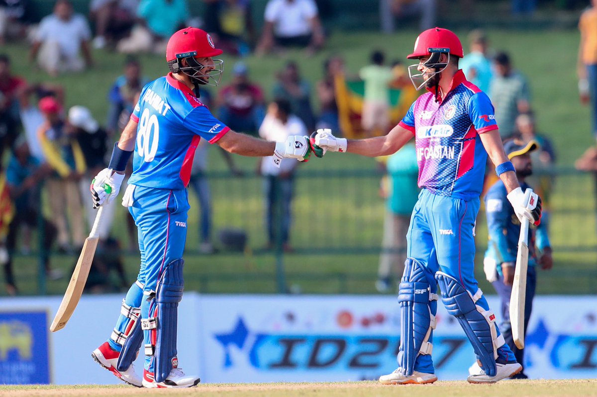 ACBofficials's tweet image. Time to Defend! 🔁

A Brilliant (106) from @IZadran18, fifties from @RGurbaz_21 (53) and @RahmatShah_08 (52) &amp;amp; late blitz by @iamnajibzadran (42 off 25b) help Afghanistan post 294/8 on the board.

Over to our bowlers now!

#AfghanAtalan | #CWCSL | #AFGvSL | #SuperCola | #KamAir