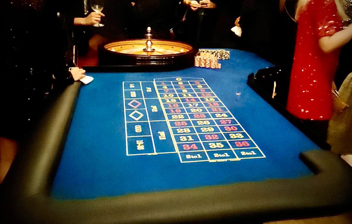 abaniaeventos's tweet photo. Algunas de nuestras mesas de casino vienen directamente importadas de establecimientos de #lasvegas. No encontraréis otras parecidas en el mercado. En abania eventos apostamos por exclusividad y la originalidad del producto. #casino #blackjack #ruleta #eventosdeempresa https://t.co/UtqlTvor1o