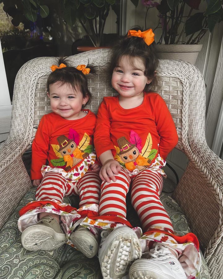 domiNATE43's tweet photo. @ljw21 @LndsPatterson So thankful for my beautiful daughters and raising them to be the biggest Bengals fans! https://t.co/WTEDq3Howe