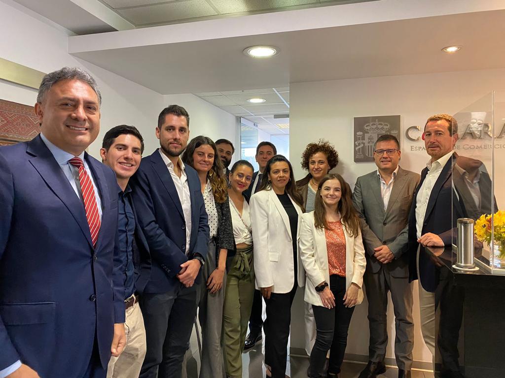 empresasjcyl's tweet photo. Hoy en 🇵🇪 Perú junto con @CamaraEspanolaP e @IcexPeru apoyando a nuestras empresas con los encuentros comerciales que están manteniendo con socios en el marco de la Misión Directa a Colombia y Perú.
@SPRSPAIN @eternity_online @ibergass #MSEnertech 
#ICECYL https://t.co/tJGoKWkSHg