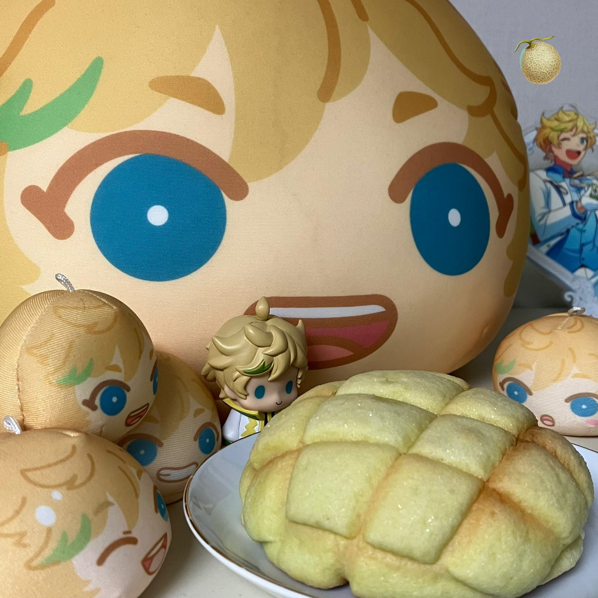 eeeprl's tweet photo. 宙くんとそっくりのメロンパン 🍞 https://t.co/AIQJoSQv5Q