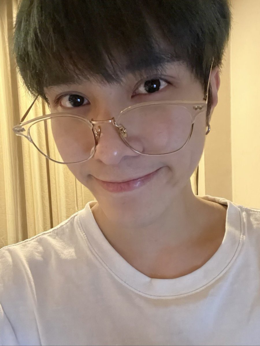 ً (@henderylook) on Twitter photo 