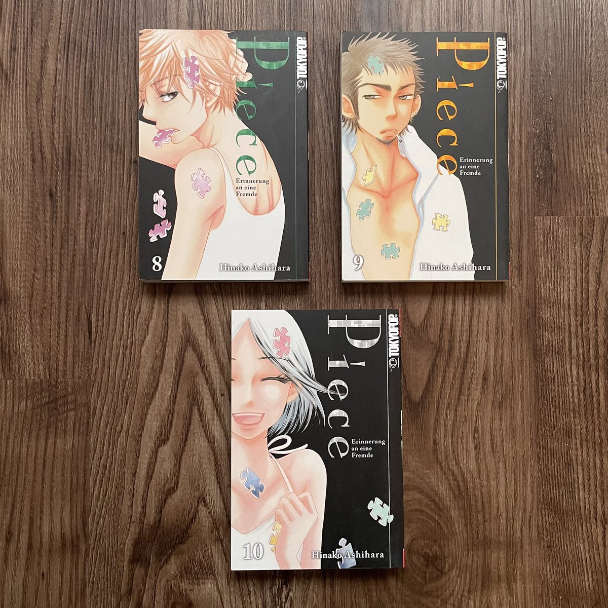 Tatzes_Merch's tweet photo. Endlich Zuhause, was im Magen und jetzt meinen ersten Kaffee des Tages 😌
Dazu den neuen Loot beäugen 🥰
#MangaLoot #ComicLoot https://t.co/uaVJcGlPOG