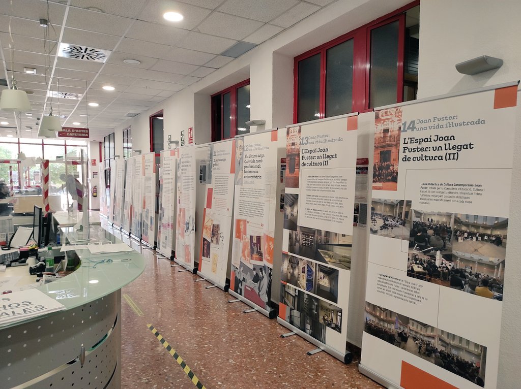 Santimateu2's tweet photo. A @ccoopv ja ho tenim tot enllestit per a inaugurar l'exposició sobre Joan Fuster que ens ha deixat l'AVL. Serà el proper dilluns 28 a les 18.30hores a la nostra seu. Si voleu gaudir Fusterianament, ja sabeu. https://t.co/Dv6JpS0HGY