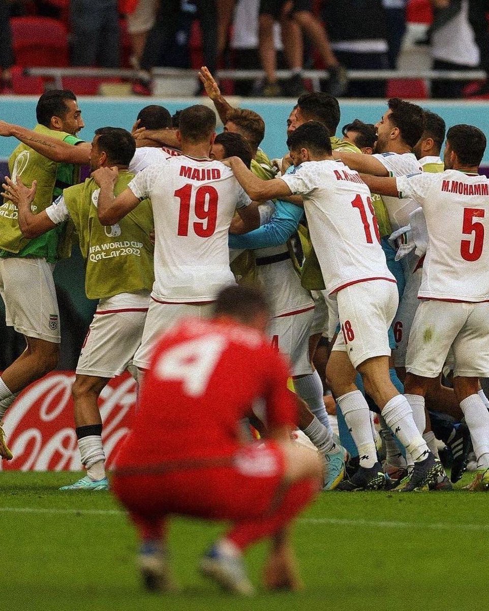 golizmoh's tweet image. بالا بری پایین بیایی این تیم ته اسمش نوشته ایران. اینطوری صداش کن : تیم ملی ایران در دوران حکومت جمهوری اسلامی. ١٩٧٨ آرژانتین هم کسی نگفت تیم پهلوی. تیم ملی همیشه یه اسم ثابت داره. میدونم که میدونی نمیشه آرزوی باخت داشت ته قلبت اینو میگه حتی تویی که داری فحش میدی