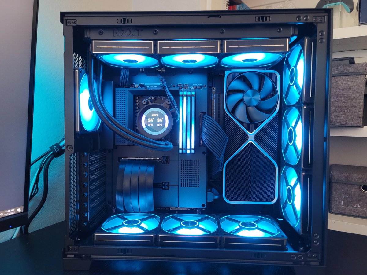 GlobalLianli's tweet photo. The 4090 looks gorgeous mounted upright
cr: u/SkinkChief2022 https://t.co/IgSxdtWC1M