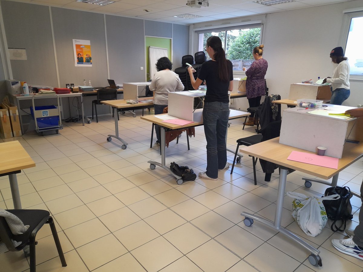 TeamMRS19241's tweet image. Fin des recrutements #MRS pour #rubicuir à  Boulazac 10 maroquiniers et #FEDD à Ste Alvère 8 monteurs câbleur en électronique. 
#poleemploi  @Akogbekan24 @JoussainO @DESMARTINVince @MjSenemaud @StephaneNade @ValerieRoyer8