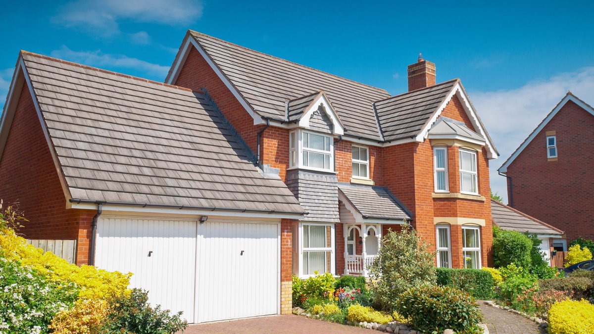 APWProperty's tweet photo. Having a property manager in-house dedicated to each of our landlords, we are able to build a solid relationship, ensuring the needs of our landlords, their tenants and the property are met.

Find out more about our property management service here:  https://t.co/nhC4ek2KqX https://t.co/iQTFKcbY0e